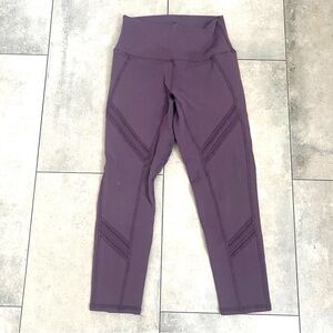 Alo yoga plum purple crop leggings XS